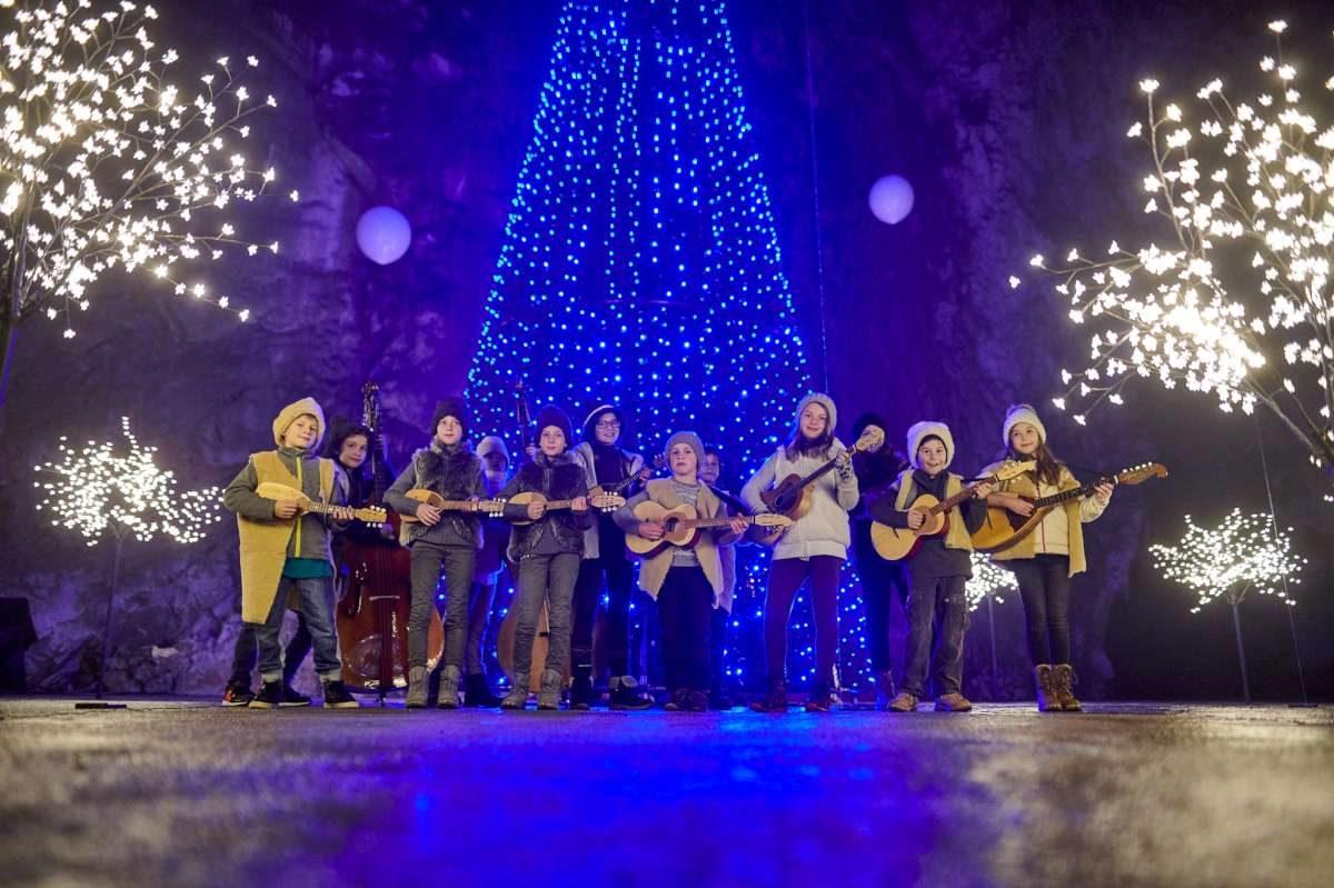Pesebre viviente en la Cueva de Postojna