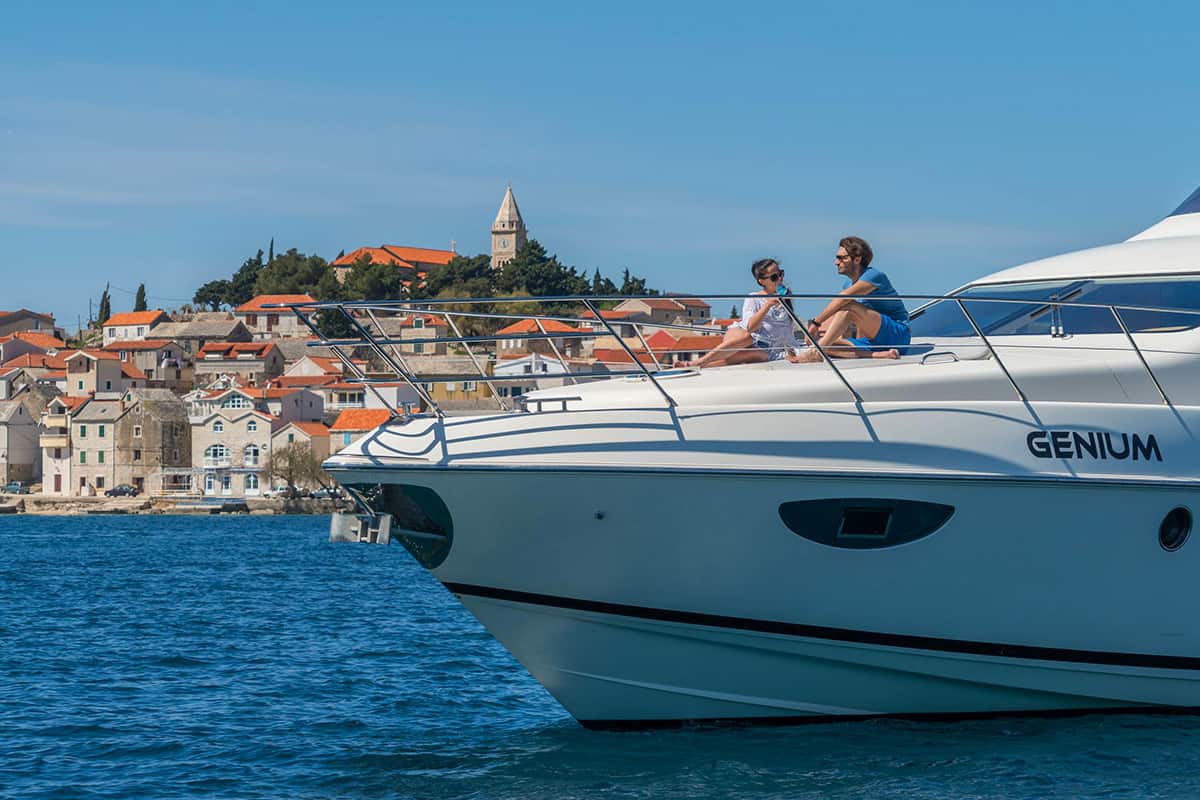 Yates en Croacia - Genium