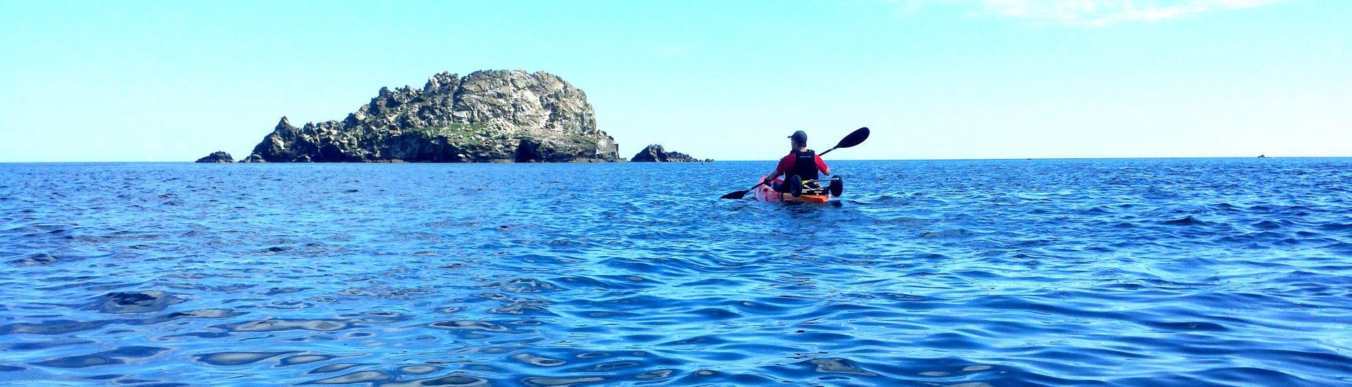 Excursión en kayak en el mar